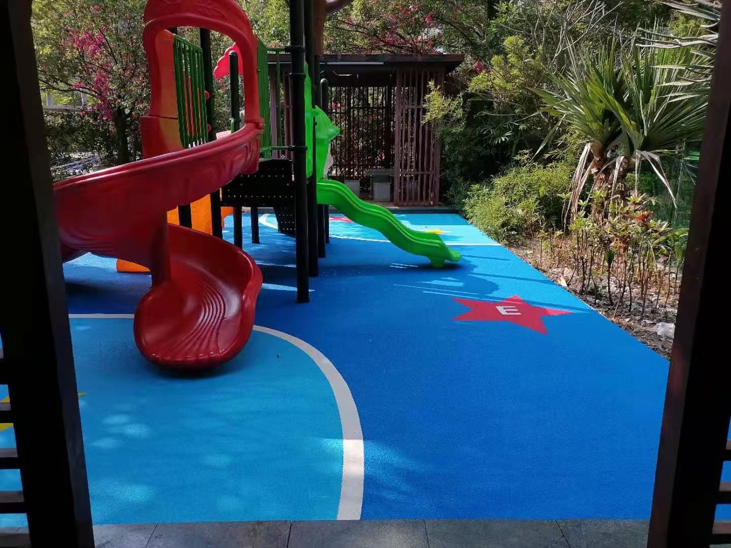 幼儿园专用EPDM跑道，不黄变胶水，耐黄变胶水